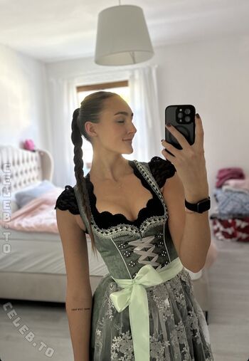 Full leaked Leonie treiber page private photo