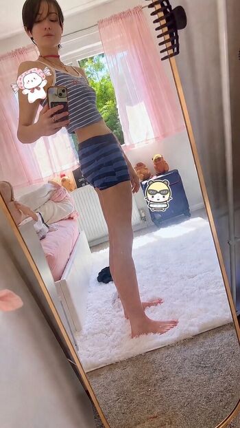 Full leaked Leonie private photo