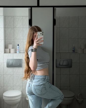 Full leaked Leonieeeeee private photo