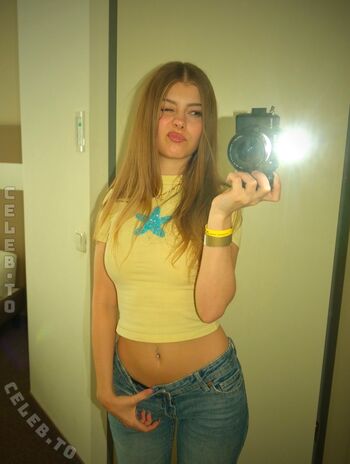 Full leaked Lesley bunny private photo