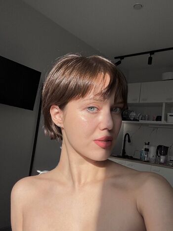 Full leaked Lesyaavz private photo