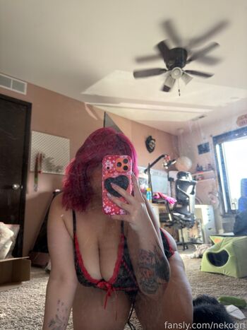 Full leaked Lewnair private photo