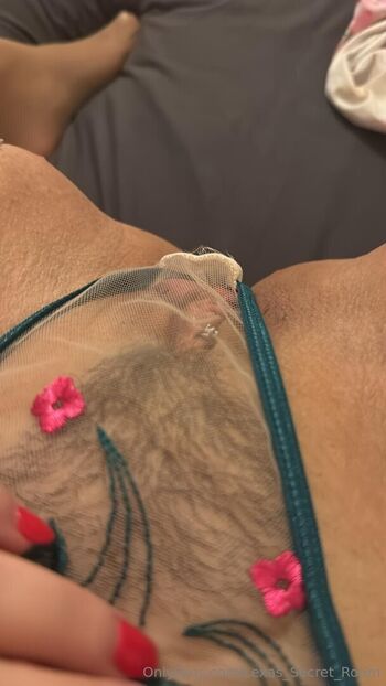 Full leaked Lexa s secret room private photo