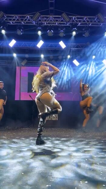 Leaked Leonie sommer/ private photo viral onlyfans