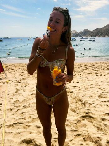 Full leaked Lexie hull private photo