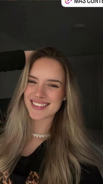 Lia Sikora - @ liasikora