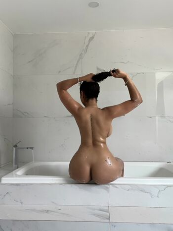 Full leaked Lightskin page private photo