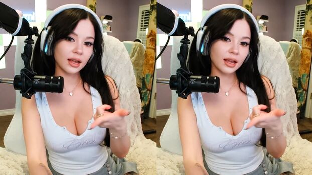 Full leaked Lilchiipmunk page private onlyfans photo