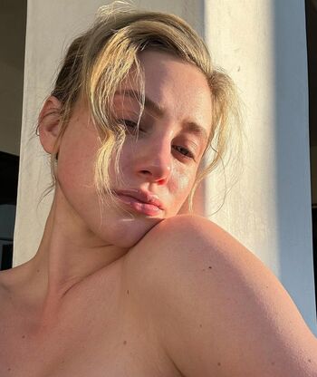 Full leaked Lilireinhart private photo