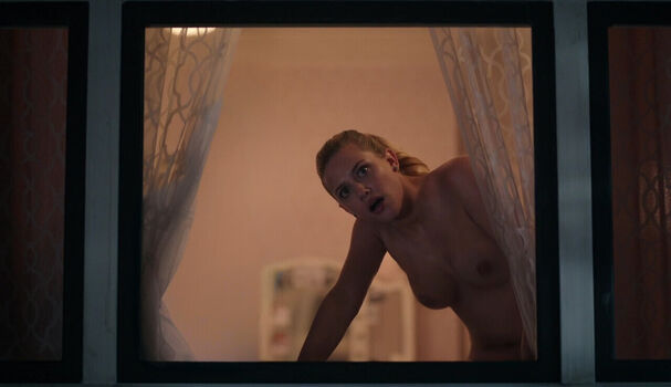 Full leaked Lilireinhart private photo