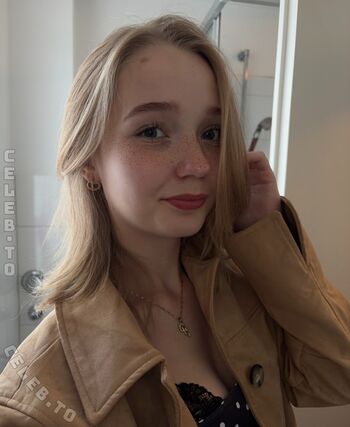 Full leaked Lilly schaper private photo