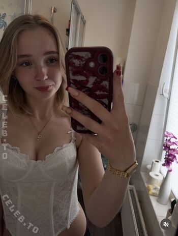 Full leaked Lilly private photo