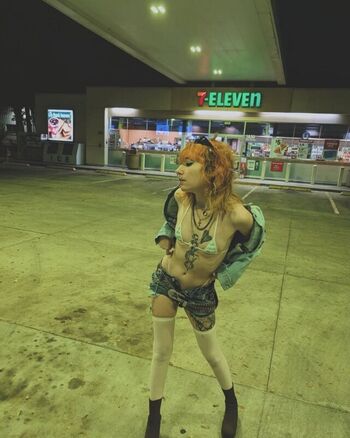 Full leaked Lilpeachyfox private photo