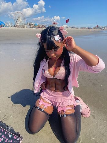 Full leaked Lilrawrs private photo
