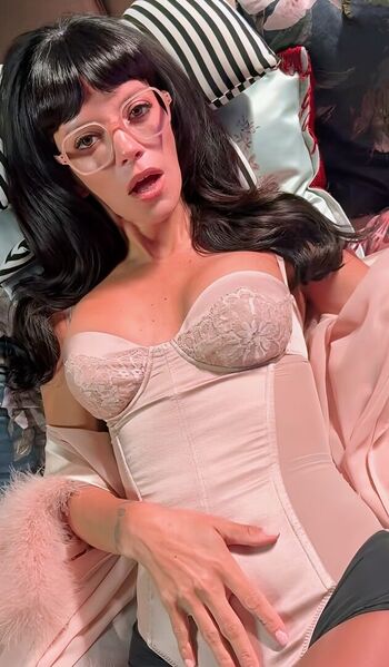 Full leaked Lily allen private photo