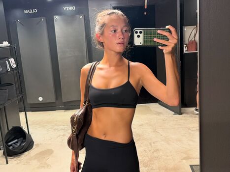 Full leaked Lily chee page private photo