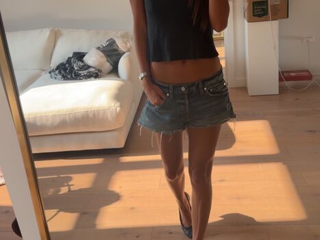 Full leaked Lily chee page private photo