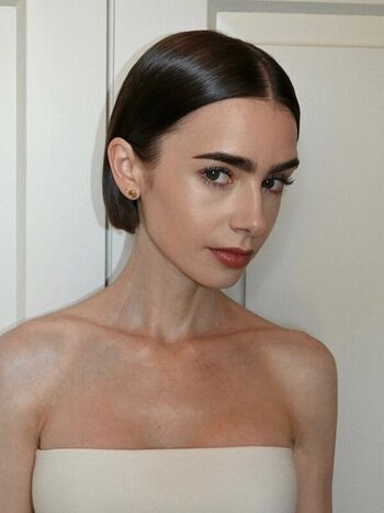 Full leaked Lily collins private photo