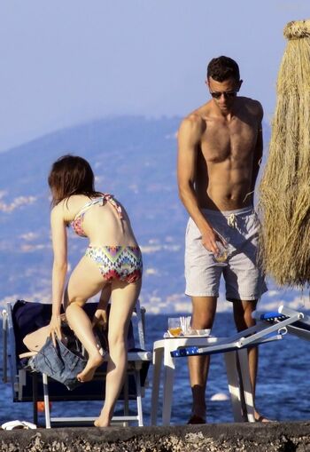 Full leaked Lily collins private photo