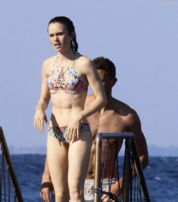 Full leaked Lily collins private photo