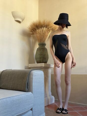 Full leaked Lily collins private photo