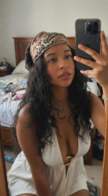 Full leaked Lily private photo