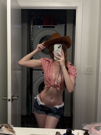 Full leaked Lilyybunny private photo