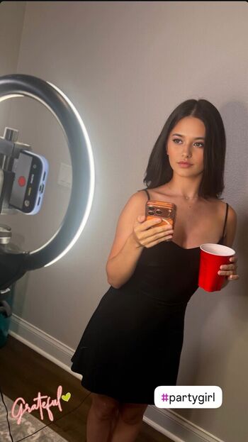 Full leaked Lindsey lamer private photo