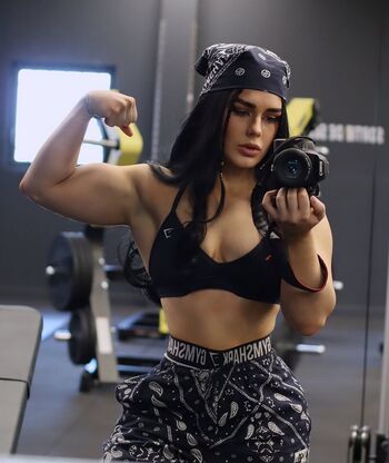 Full leaked Lindsey private photo