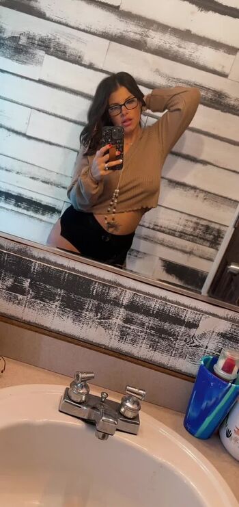 Full leaked Lindzee  page private photo