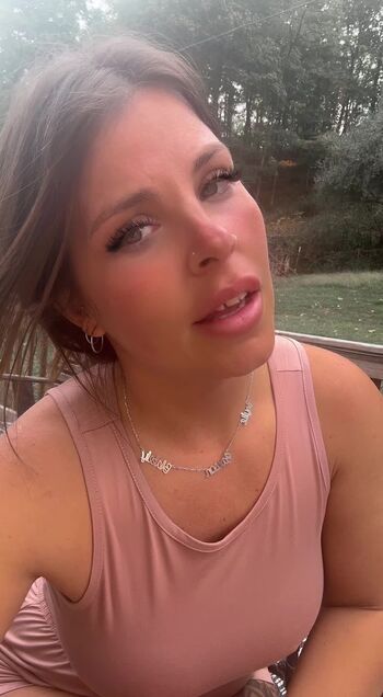 Full leaked Lindzee private photo