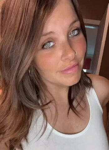 Full leaked Lindzee private photo