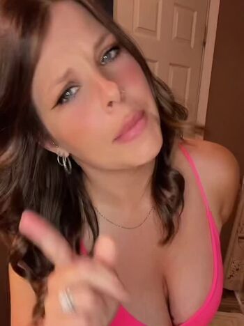Full leaked Lindzee private photo