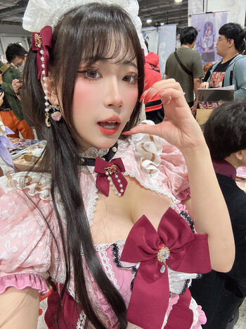 凌晨 Ling Chen / qaws_1109