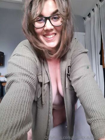 Full leaked Lipstick n lingerie page private onlyfans photo