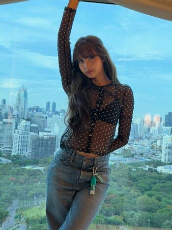 Full leaked Lisa blackpink private photo