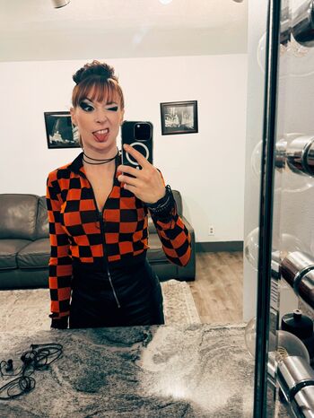 Full leaked Lisa foiles page private photo