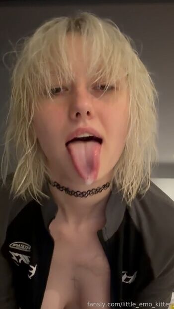 Full leaked Little emo kitten private photo