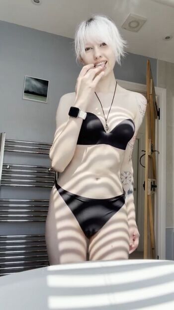 Full leaked Little emo kitten page private photo