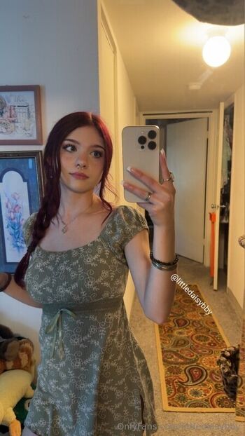 Full leaked Littledaisybby private photo