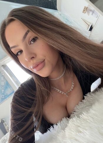 Full leaked Lizezki private photo
