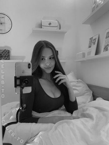 Full leaked Lizezki private photo