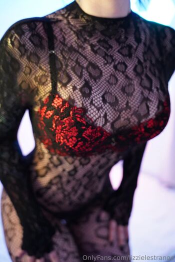 Full leaked Lizzielestrange private photo
