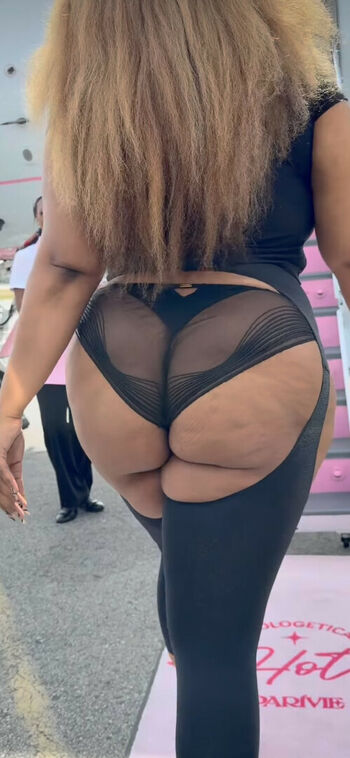 Full leaked Lizzo private photo