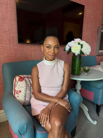 Full leaked Logan browning page private photo