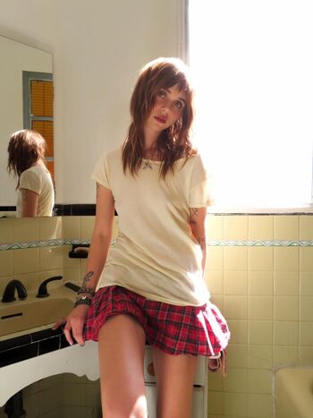 Full leaked Lolabllue private photo