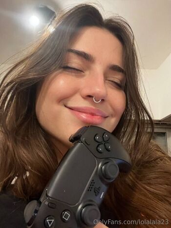 Lolalala23