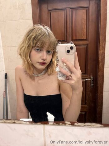 Full leaked Lollyskyforever private photo