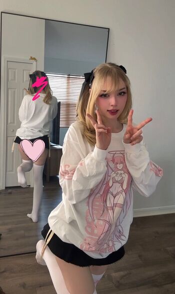 Full leaked Lolyomie page private photo