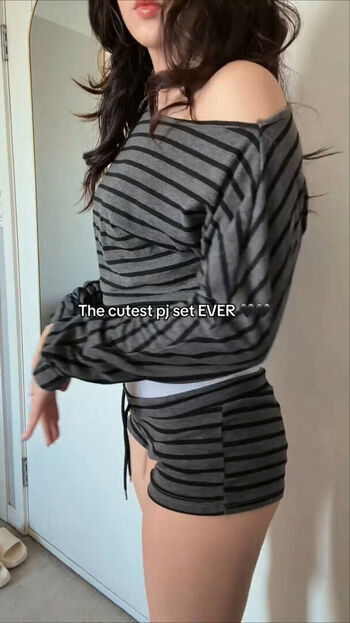 Full leaked Looksbyvee private photo